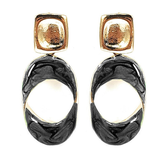 Fancy falling mother-of-pearl earrings in gold and black color