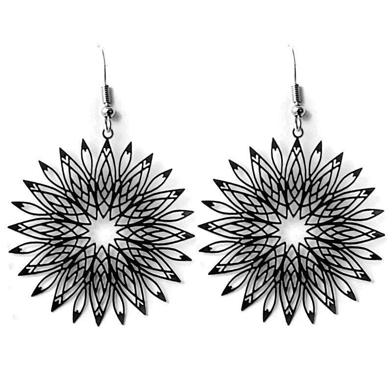 Fancy black sun filigree earrings