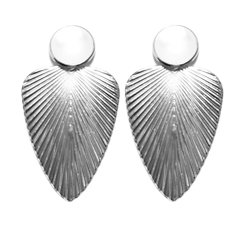 Silver mother-of-pearl fancy earrings