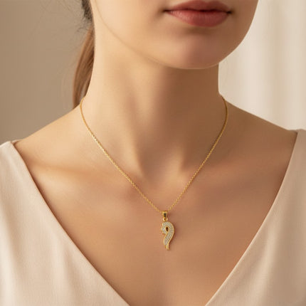 Collier pour femme chaîne ornée de son pendentif original serti de zirconiums Colliers plaqué or Bijouxmode