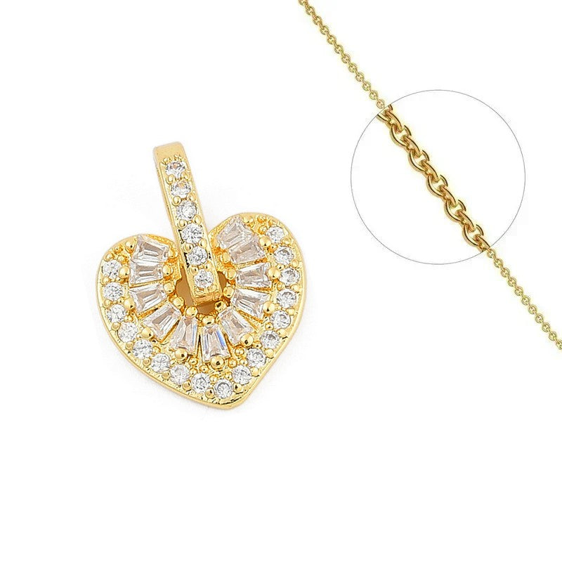 Collier chaîne et pendentif très joli cœur avec des zirconiums blancs sertis