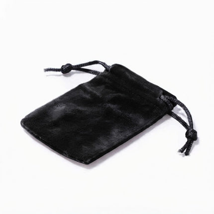 Pochette velour noir fermeture à lien 7*5 cm