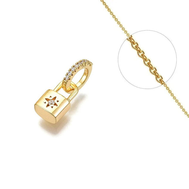 Collier chaîne et son pendentif cadenas serti de zirconiums Colliers plaqué or Bijouxmode