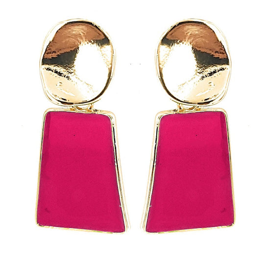 Fancy drop earrings in gold and pink color